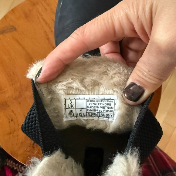 Dr Martens Faux Fur Lined Chelsea Boots - Picture 7 of 7